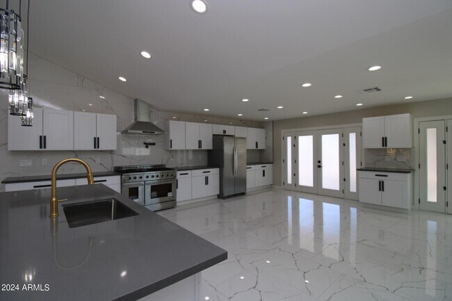 Building Photo - 3107 W Aster Dr