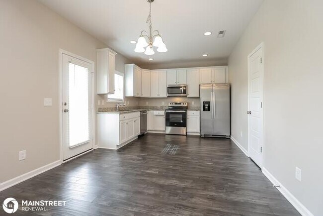 Foto del edificio - 728 Mitscher Dr, Spring Hill, TN 37174