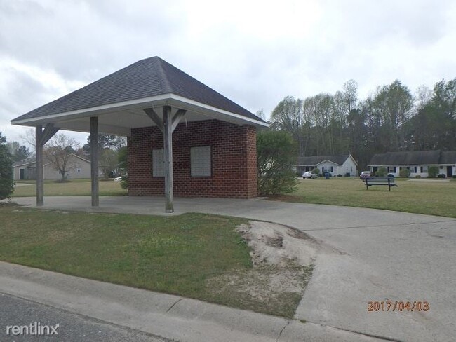 Building Photo - 2 br, 1.5 bath Townhome - 1566 Hollow Dr