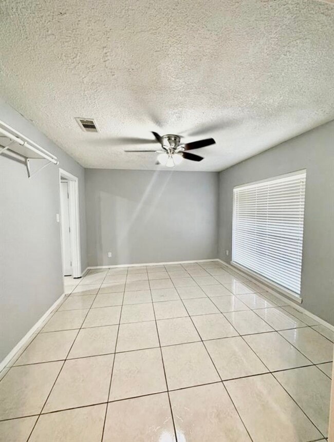 Building Photo - 16110 White Star Dr