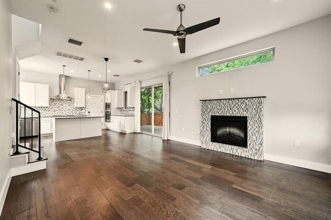 Foto del edificio - 2305 E 16th St