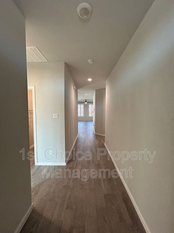 Foto del edificio - 6236 Blacksmith Ave