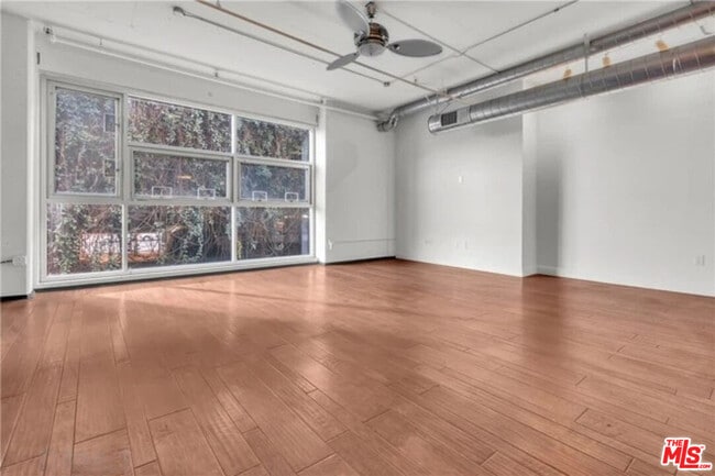 Foto del edificio - 510 S Hewitt St