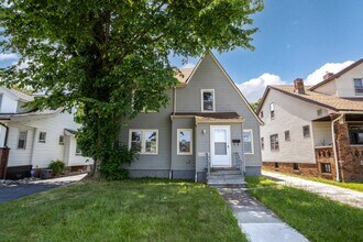 Building Photo - 13804 Rexwood Ave