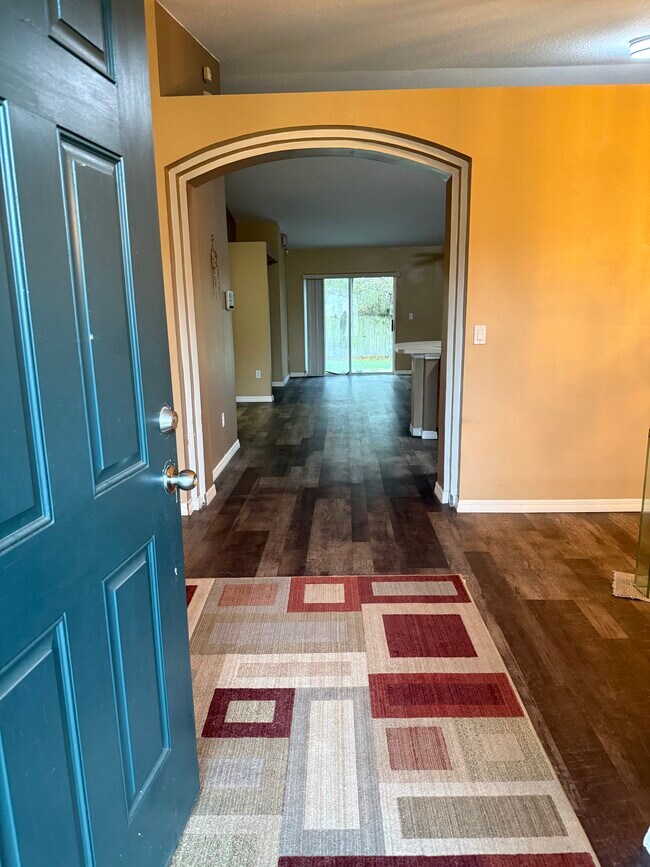 Foto del edificio - 49 Hemlock Trce