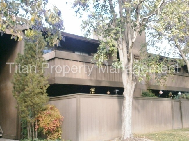 Building Photo - 1035 Fulton Ave