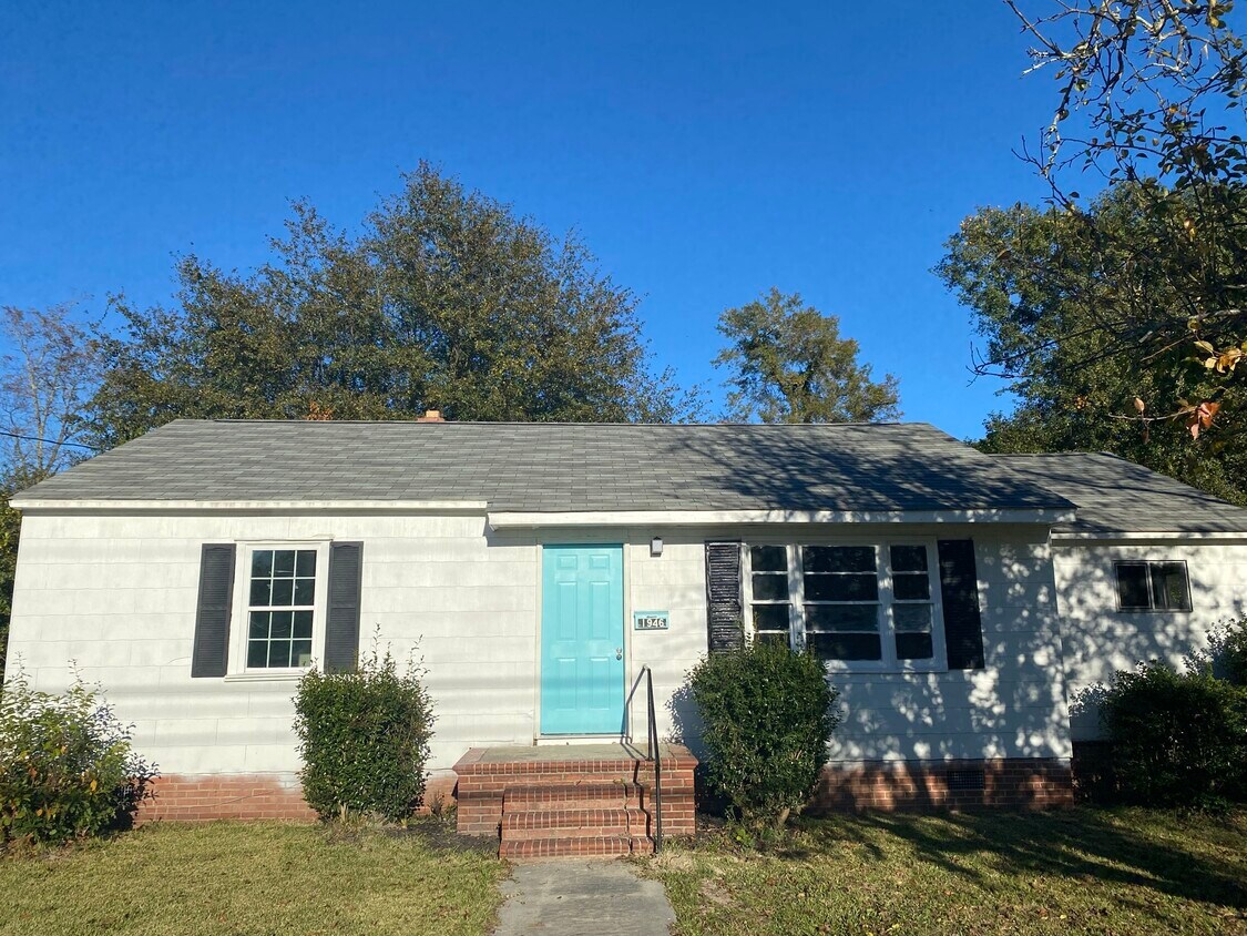 Primary Photo - 1946 Olive Rd