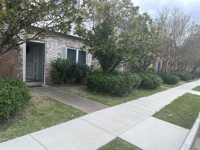 Foto del edificio - 11136 Village Bend Ln