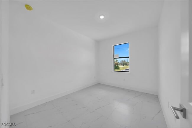 Foto del edificio - 936-938 Homestead Rd S