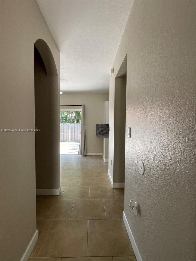 Foto del edificio - 4129 NE 26th St