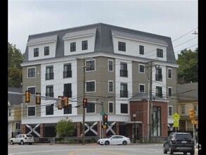 Building Photo - 2 Silver St