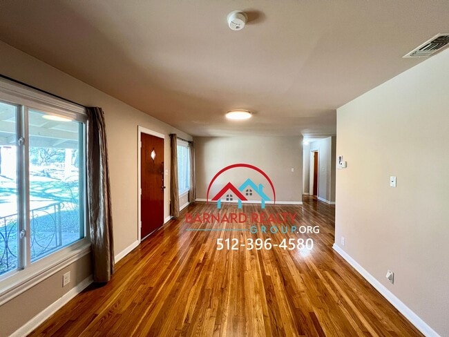 Building Photo - Available Now: 3 Bed/2 Bath in Established Neighborhood