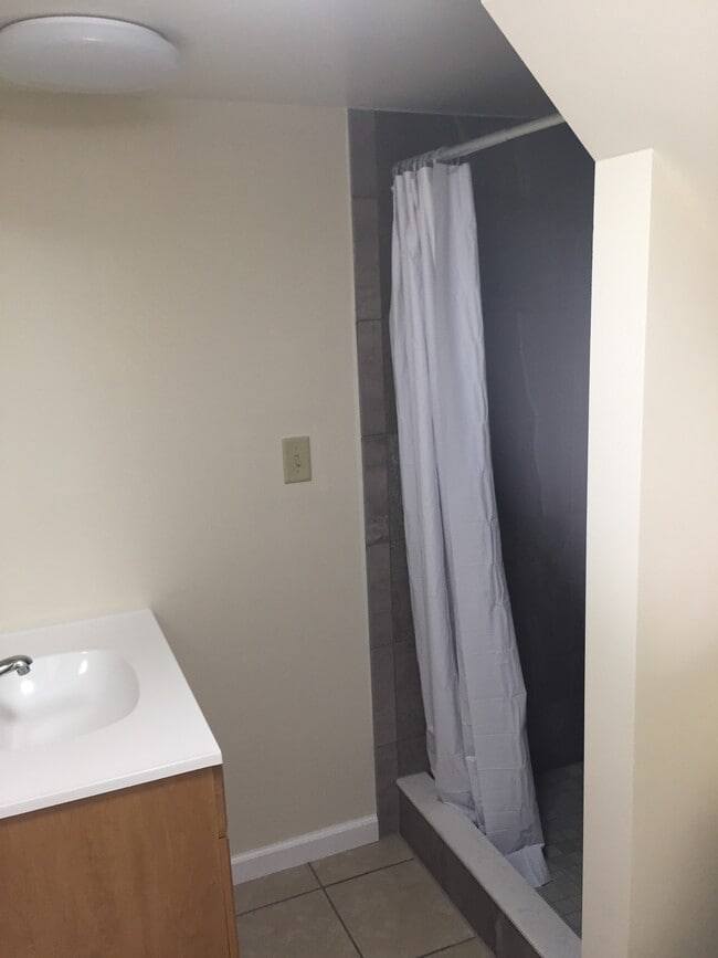 Building Photo - 64 Franklin Ave