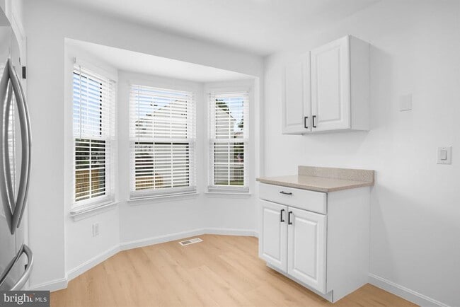 Building Photo - 423 McDaniel Dr
