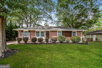 Building Photo - 742 King Rd