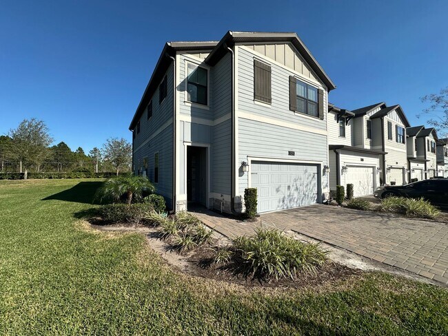 Foto del edificio - 4 Bedroom, 3.5 Bath,Townhome in Lake Nona-...
