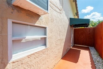 Building Photo - 17993 SW 152nd Pl