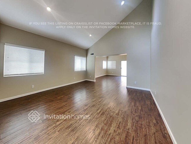 Foto del edificio - 24868 Skyland Dr
