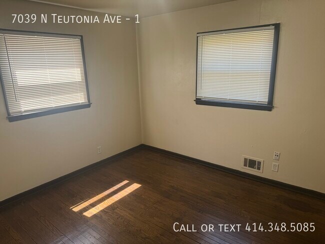 Building Photo - 2 Bed Lower unit