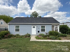 Building Photo - 300 E Peterson Dr