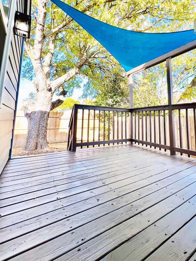 Building Photo - 920 Sirocco Dr