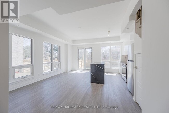 Building Photo - 861-861 Sheppard Ave W