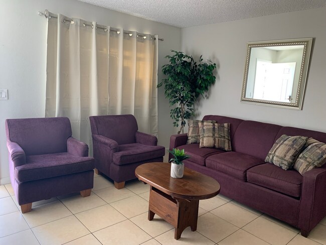 Foto del edificio - 4253 Stewart Ave