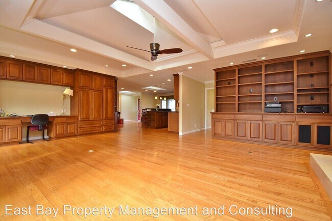 Foto del edificio - 4 br, 2 bath House - 38635 Drexel Ct.