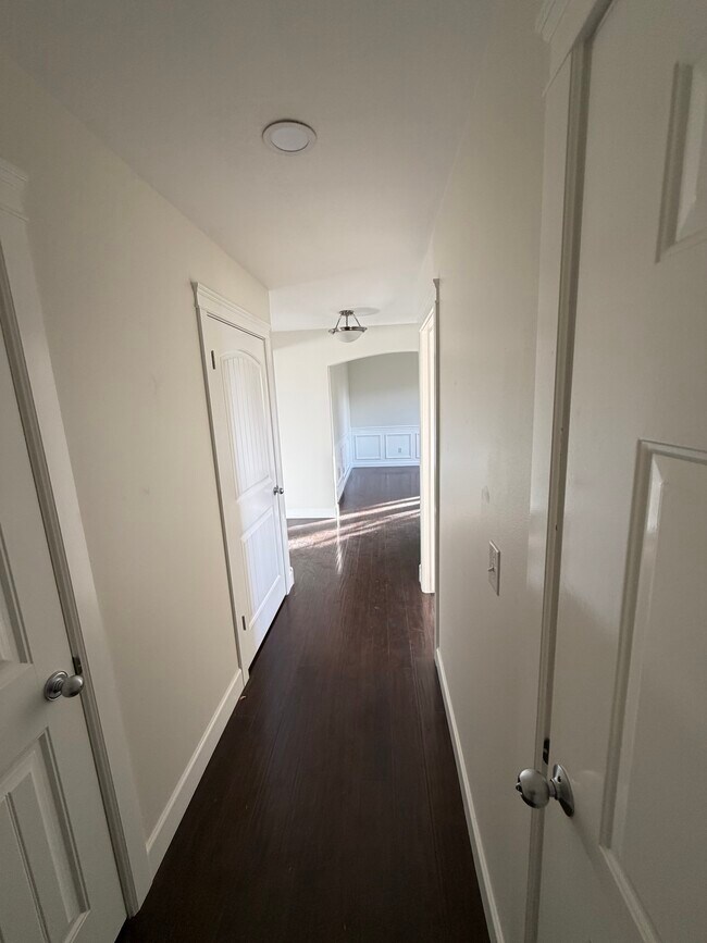 Building Photo - 2177 S 875 E