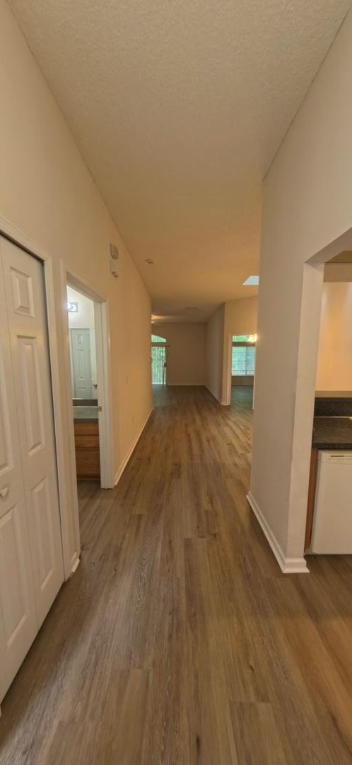 Building Photo - "Charming 3-Bedroom Retreat with 2 Full Baths on Hannah Stables Drive!"