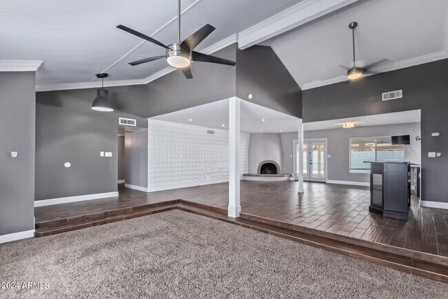 Building Photo - 8902 E Cholla St