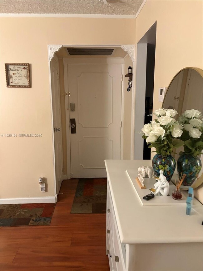 Foto del edificio - 3401 N Country Club Dr