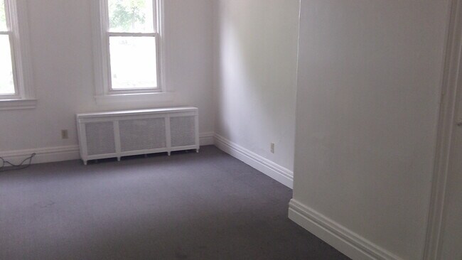 Building Photo - 4544 Penn Ave