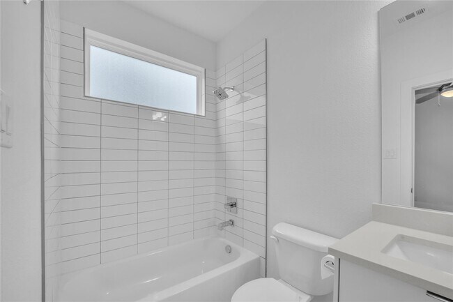 Foto del edificio - 2314 N Carroll Ave