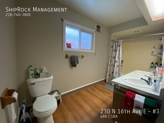 Foto del edificio - 230 N 16th Ave E