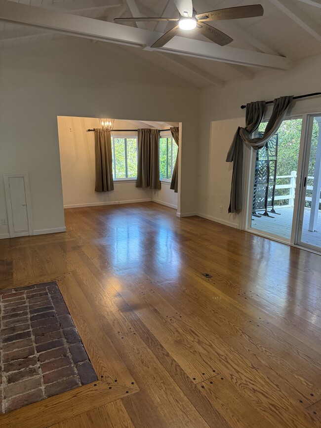 Building Photo - 16320 Ridgecrest Ave