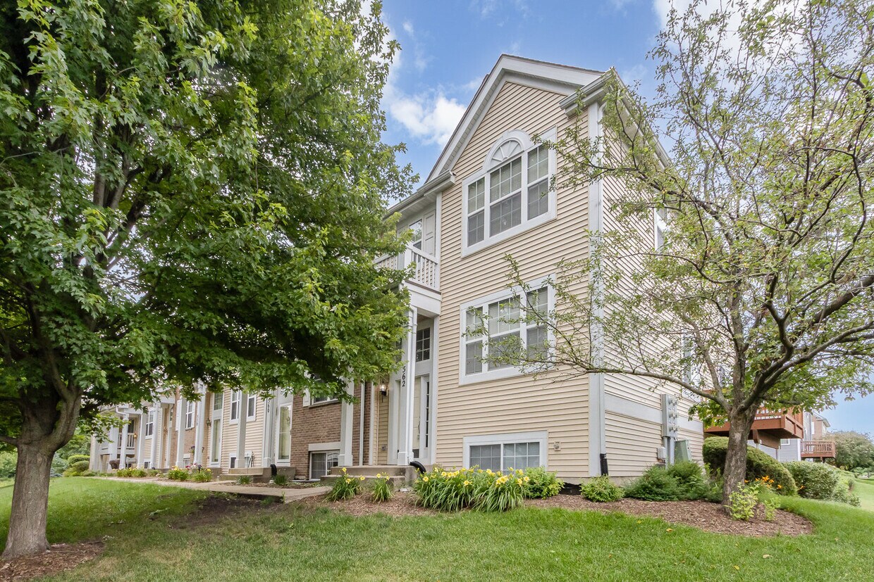 Foto principal - 562 Lincoln Station Dr