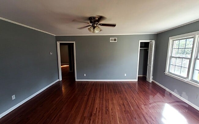 Building Photo - Welcome to the charming "Can't Get Any Cut...