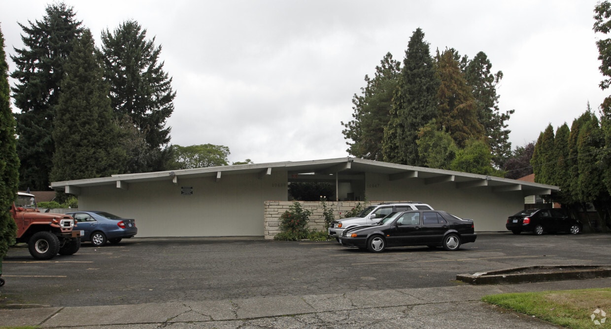 Building Photo - The Brookwood