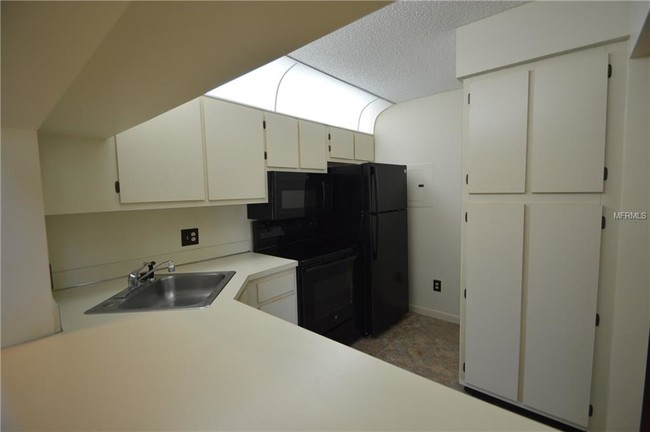Building Photo - 1235 S Pine Ridge Cir
