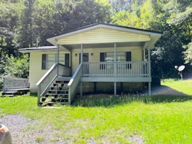 Building Photo - 1/2 Off First Month Move in Special in For...