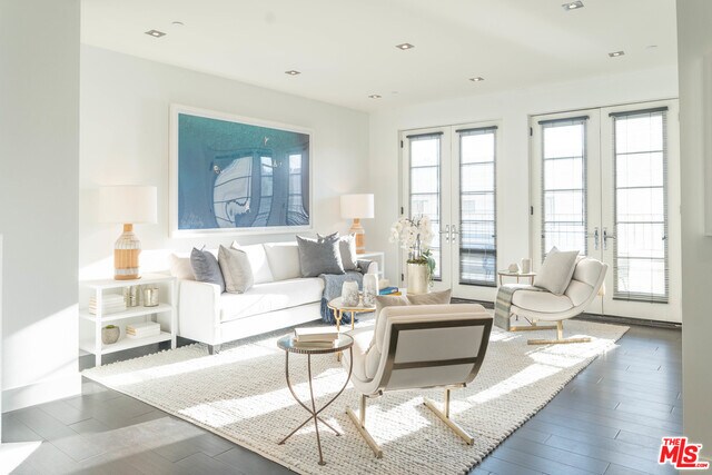 Foto principal - 443 N Palm Dr