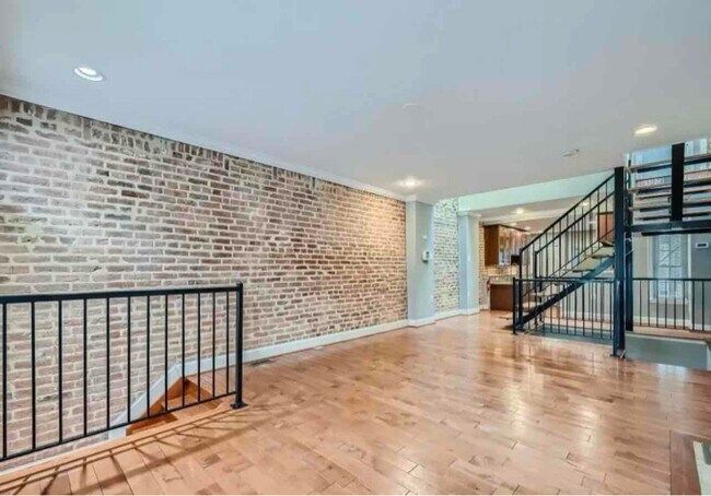 Foto del edificio - 227 N Milton Ave