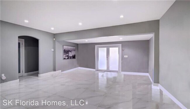 Foto del edificio - 4 br, 2.5 bath House - 871 NE 81 St