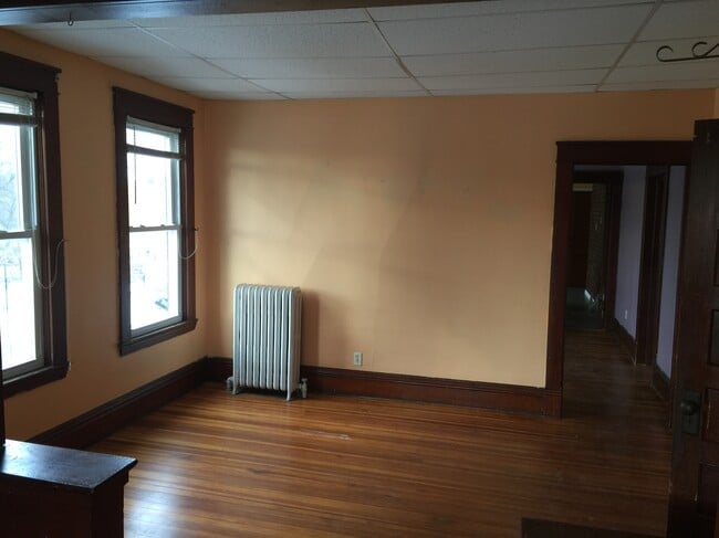 Building Photo - 19 Lansing Ave