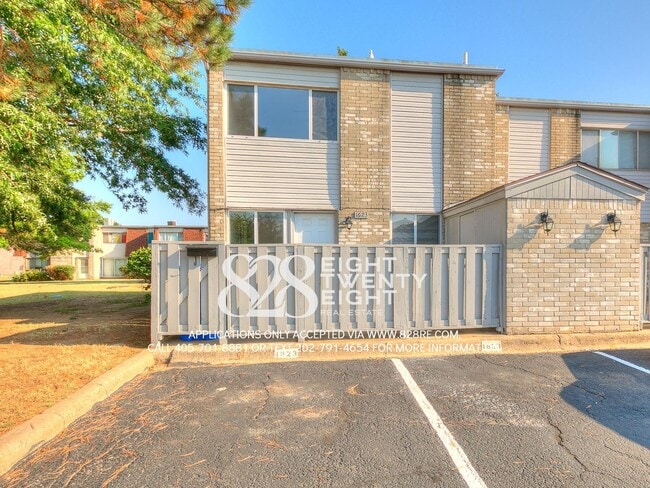 Building Photo - *AVAILABLE NOW!* Spacious 3 Bed/2.5 Bath Condo in East Norman!