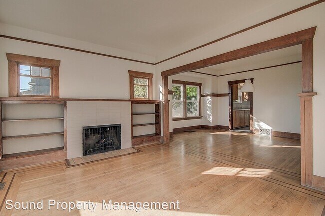Building Photo - 2 br, 1 bath House - 3207 37th Ave SW