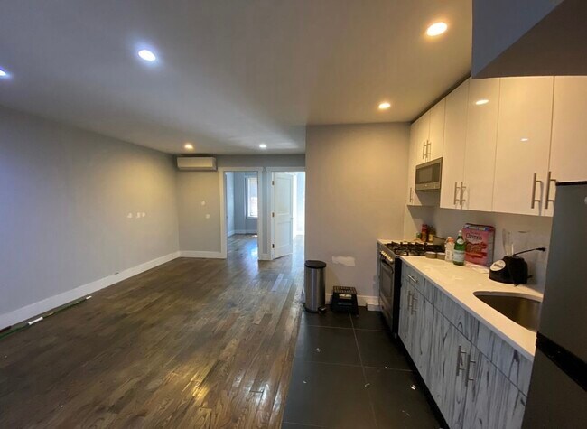 Foto del edificio - 3410 Beverley Rd
