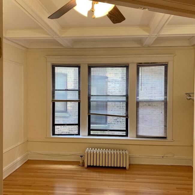 Foto del edificio - 5859 N Kenmore Ave