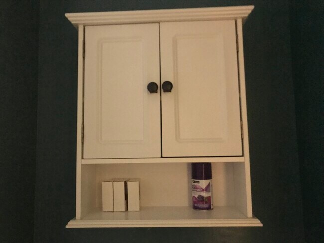 Foto del edificio - 44 Tolland Ave